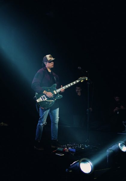 -guitar-guitarplayer-aslanguitars-worshipguitar-guitarist-worshippedalboard-pedalboar.jpg